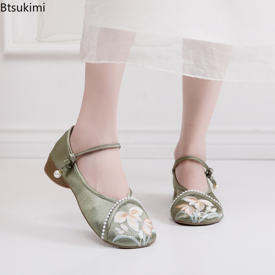 Ethnic Fashion - أحذية نسائية أنيقة بكعب منخفض مطرزة