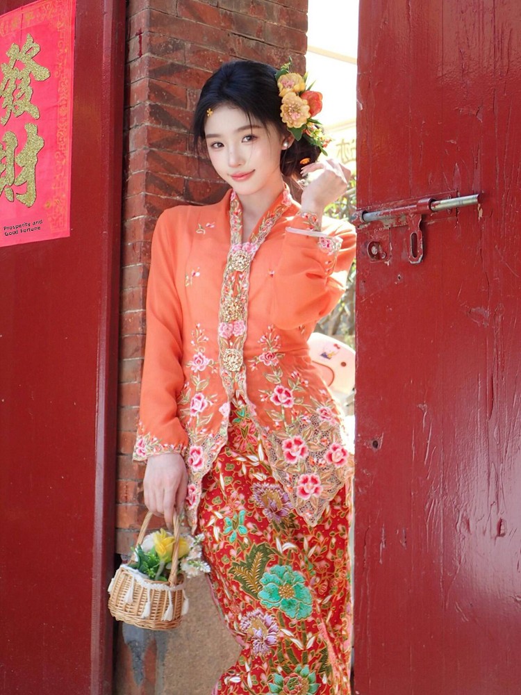 Ethnic Clothing & Online Fashion Store Khaadi Uk - طقم ملابس نسائية تقليدية من قبيلة