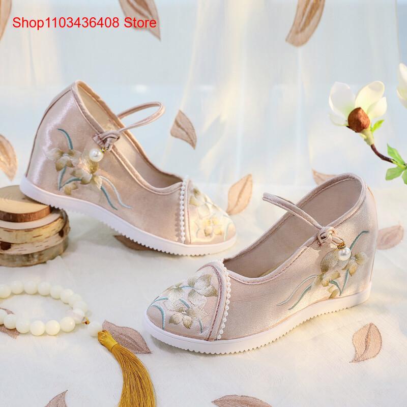 أحذية قماشية جديدة خفيفة الوزن - مراجعة Ethnic Style وسعره
