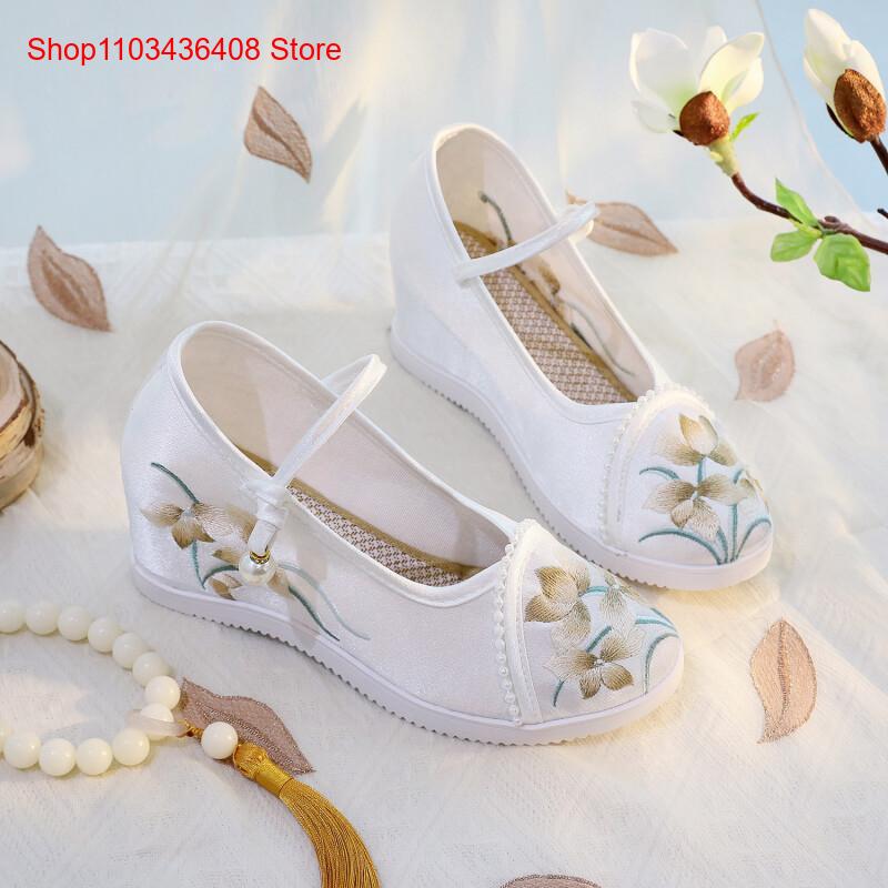 أحذية قماشية جديدة خفيفة الوزن - مراجعة Ethnic Style وسعره
