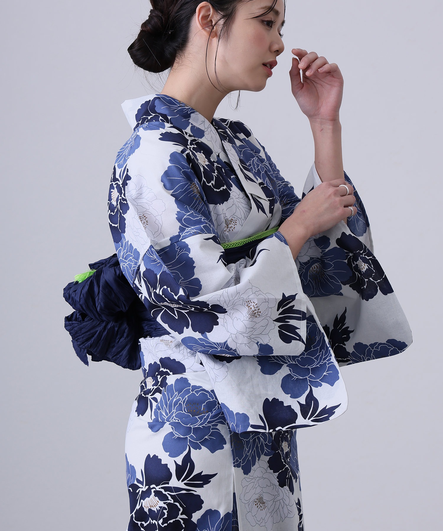 فستان يوكاتا كيمونو تقليدي للف - مراجعة Ethnic Clothing & Online Fashion Store Khaadi Us وسعره